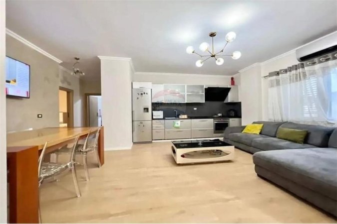 Apartament 2+1 per shitje tek 21 Dhjetori!