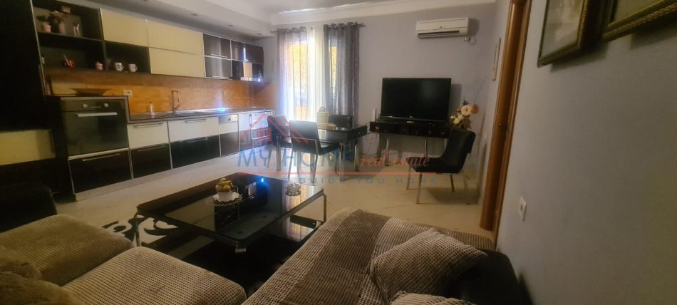 Apartament 2+1+2 Me Qira Ne Bllok Prane Sheshit Willson(Saimir)