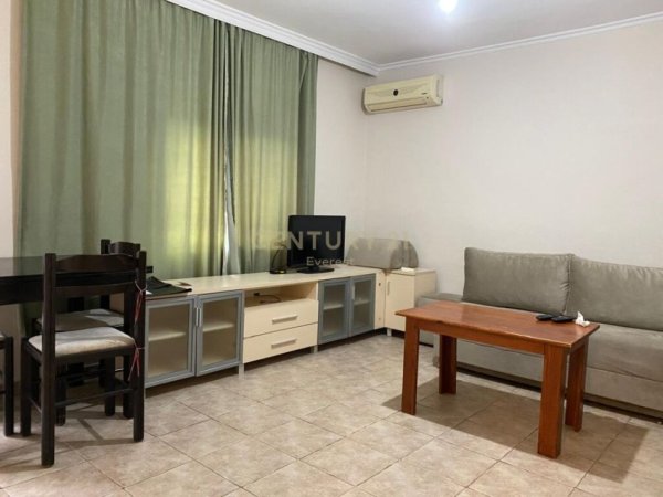 JAPIM ME QIRA APARTAMENT 1+1 TE XHAMLLIKU!, 400euro