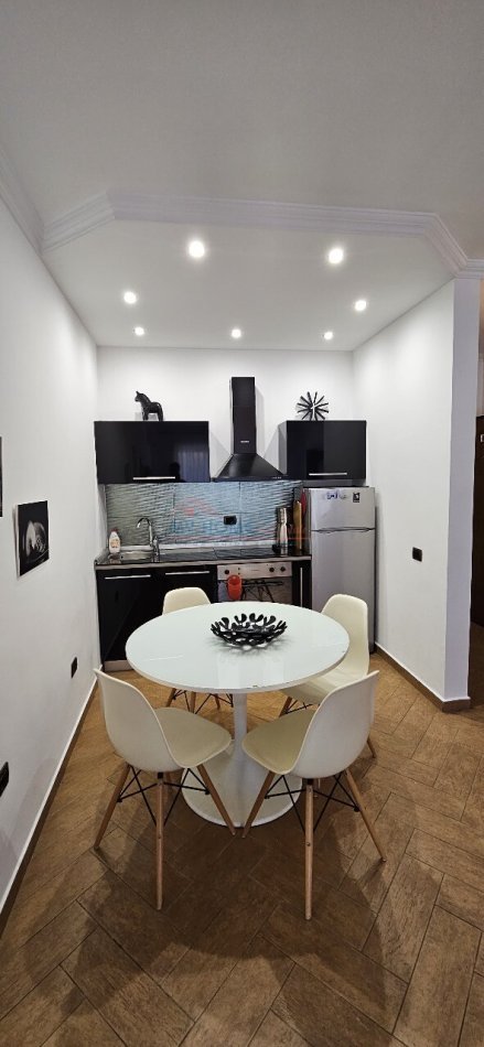 Apartament 2+1 +2 Me Qira Ne Bllok