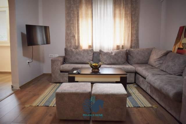 Jepet Me Qera Apartament 2+1 Perballe Square 21 [ID PE31]