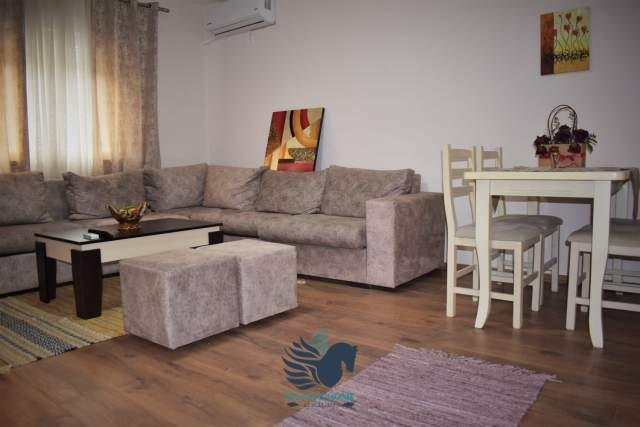 Jepet Me Qera Apartament 2+1 Perballe Square 21 [ID PE31]