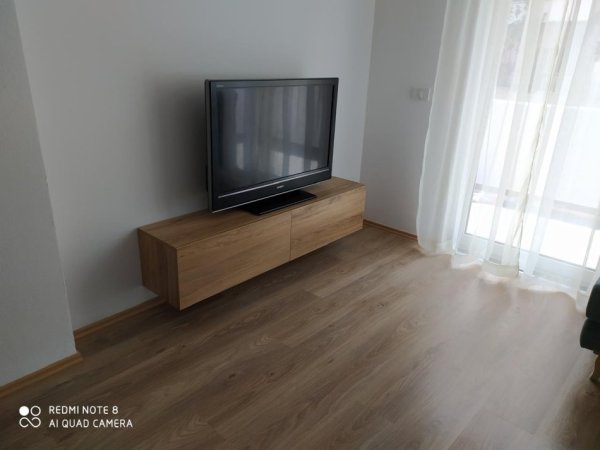 Disponojmë apartament 1+1 për qira,te rruga Peti, Liqeni i Thatë.