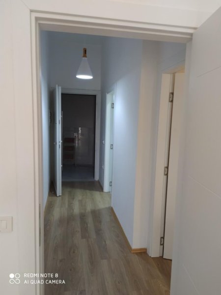 Disponojmë apartament 1+1 për qira,te rruga Peti, Liqeni i Thatë.