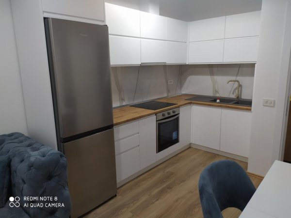 Disponojmë apartament 1+1 për qira,te rruga Peti, Liqeni i Thatë.