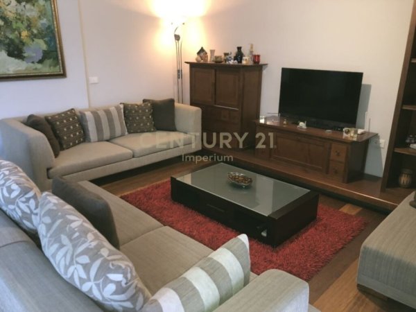 Apartament 3+1+2+depo ne zonen e Myslym Shyrit!, 1300euro