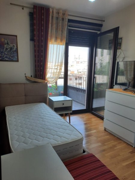 Apartament 1+1 me qira tek RR. Barikadave.