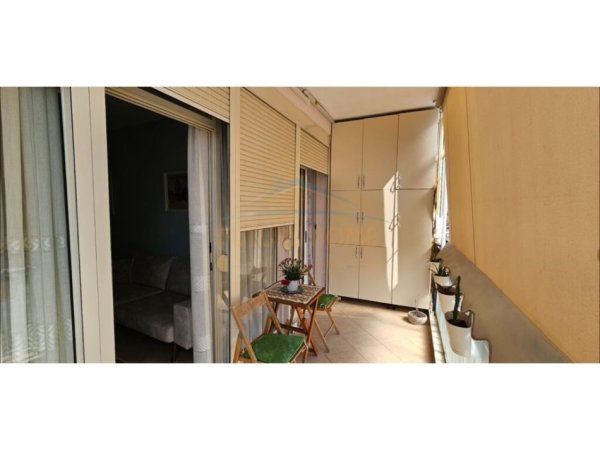 Shitet, Apartament 1+1, Yzberisht, Tiranë.