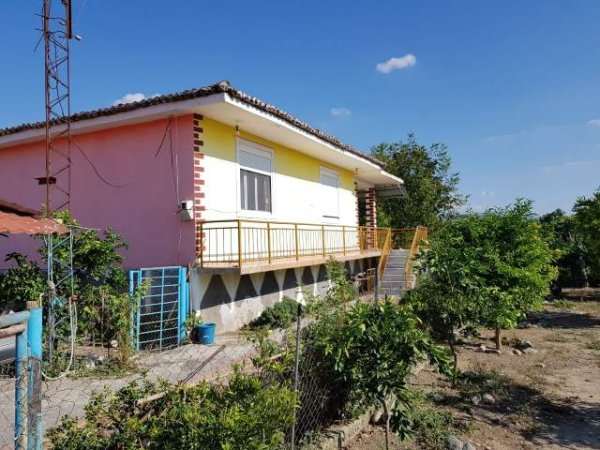 Elbasan, shitet shtepi 2.080 m² 6.000.000 Euro