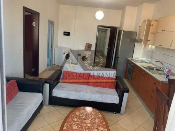 Tirane, jepet me qera apartament Kati 8, 65 m² 30.000 Leke