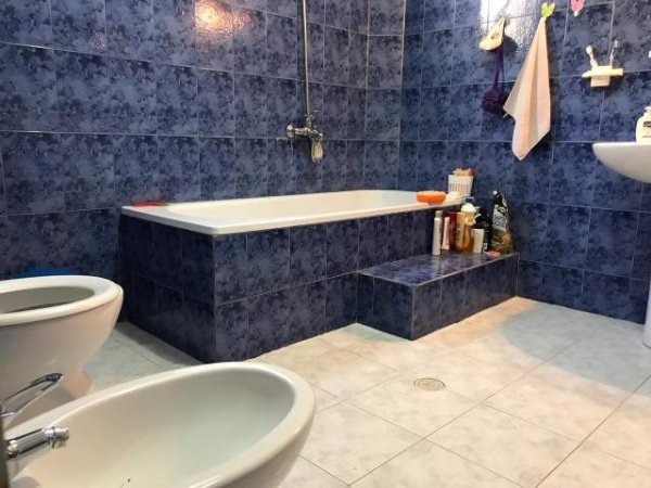 Elbasan, shitet shtepi 360 m² 135.000 Euro
