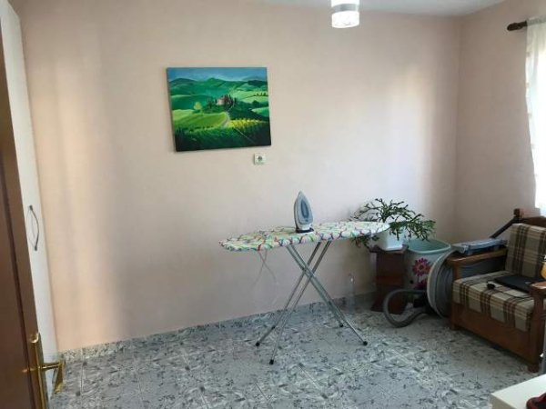 Elbasan, shitet shtepi 360 m² 135.000 Euro