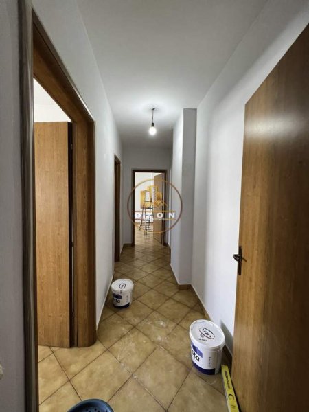 Tirane, jepet me qera apartament 2+1+BLK Kati 3, 90 m² 350 Euro (Pas UET)