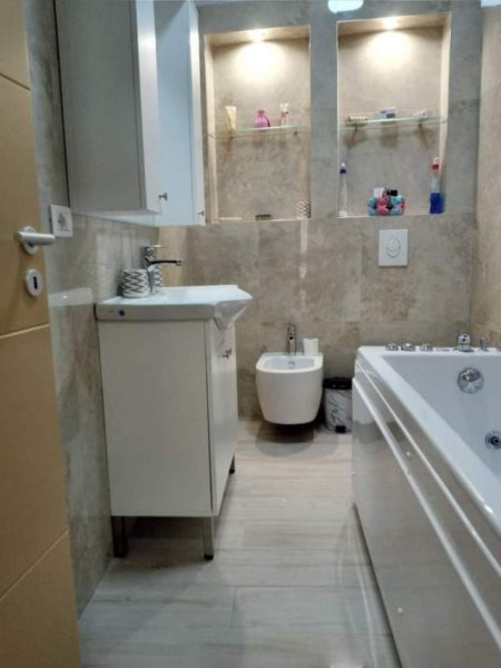 Tirane, jepet me qera apartament 2+1+BLK 104 m² 1.500 Euro