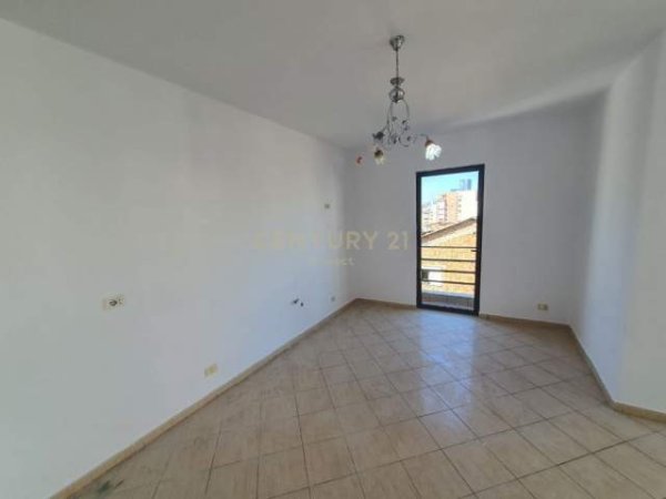 SHESIM APARTAMENT 2+1,TE PAZARI I RI, Kati 4, 110 m² 125.000 Euro (Riza Cerova)