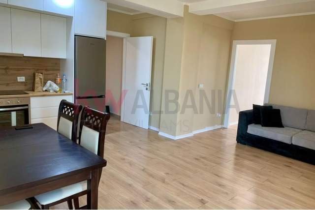 Tirane, jepet me qera apartament 2+1+BLK Kati 5, 115 m² 600 Euro (Bulevardi Zogu i Pare)