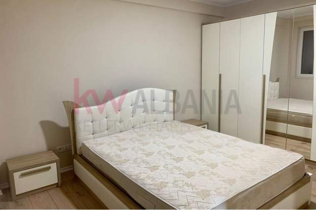 Tirane, jepet me qera apartament 2+1+BLK Kati 5, 115 m² 600 Euro (Bulevardi Zogu i Pare)