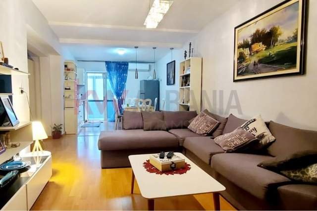 Tirane, jepet me qera apartament 3+1+BLK Kati 3, 105 m² 520 Euro (Stadiumi Dinamo)