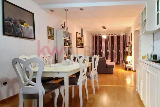 Tirane, jepet me qera apartament 3+1+BLK Kati 3, 105 m² 520 Euro (Stadiumi Dinamo)