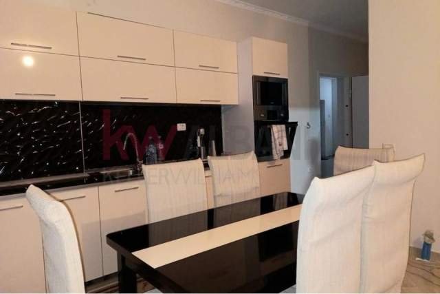 Tirane, jepet me qera apartament 2+1+BLK Kati 4, 100 m² 300 Euro (Qesarake)