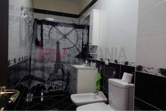 Tirane, jepet me qera apartament 2+1+BLK Kati 4, 100 m² 300 Euro (Qesarake)
