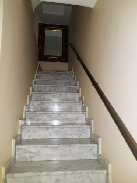 Elbasan, jepet me qera shtepi 110 m² 25.000 Leke