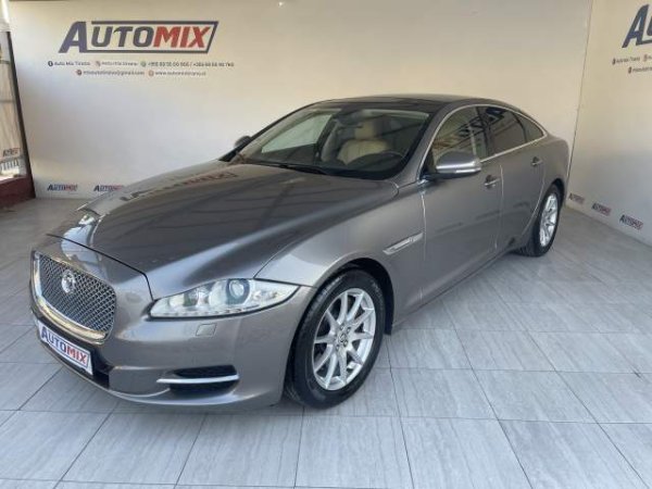 Tirane, shes makine Jaguar XJ Viti 2010, 16.600 Euro