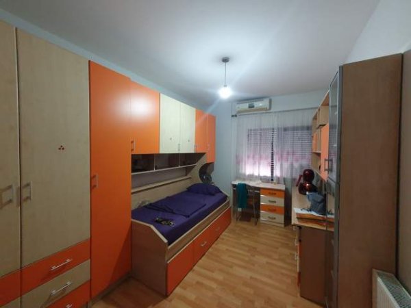Tirane, jepet me qera apartament 126 m² 600 Euro