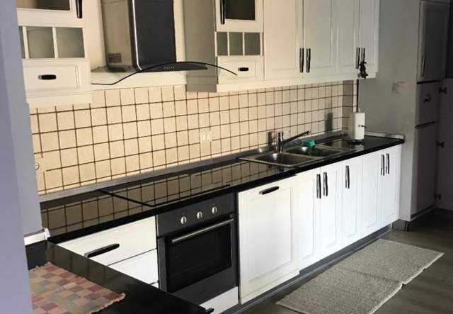 Tirane, jepet me qera apartament 125 m² 650 Euro