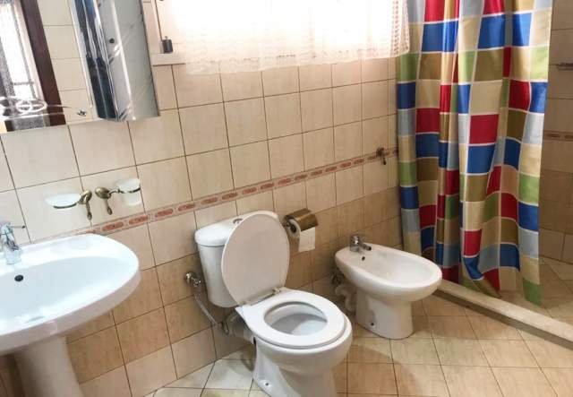 Tirane, jepet me qera apartament 178 m² 390 Euro