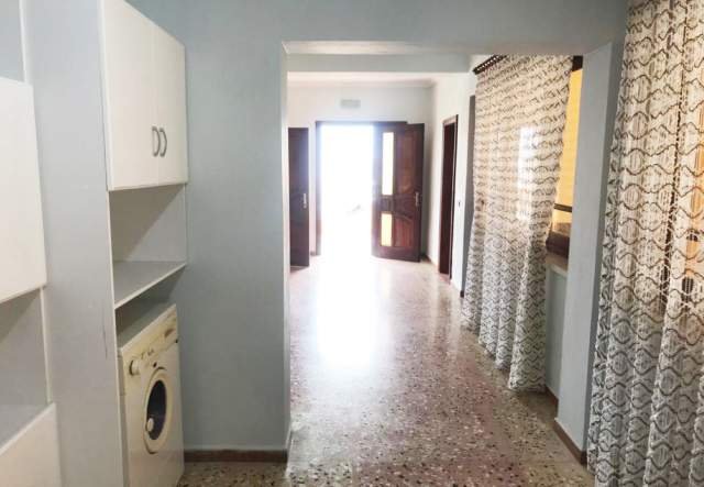 Tirane, jepet me qera apartament 178 m² 390 Euro