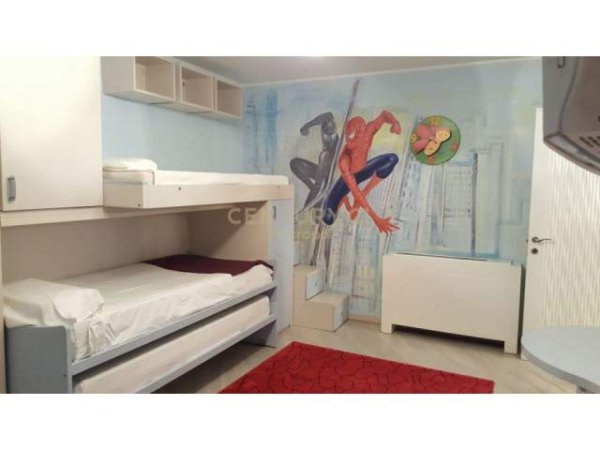 BLLOKU, SHESIM APARTAMENT LUKSOZ 3+1+2+POST PARKIMI, Kati 2, 230 m² 600.000 Euro