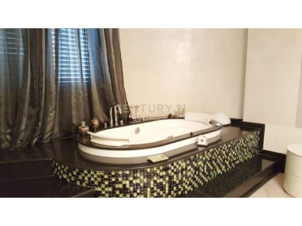 BLLOKU, SHESIM APARTAMENT LUKSOZ 3+1+2+POST PARKIMI, Kati 2, 230 m² 600.000 Euro