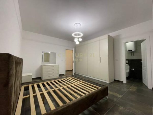 Tirane, jepet me qera apartament 2+1+BLK Kati 3, 121 m² 600 Euro (Liqeni i Thate)