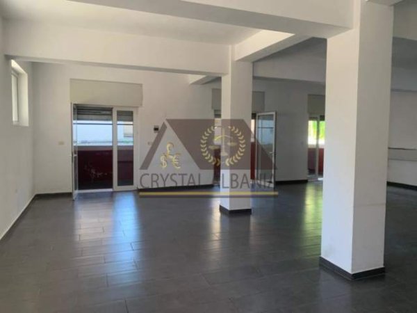 Tirane, jepet me qera ambjent biznesi Kati 1, 150 m² 800 Euro