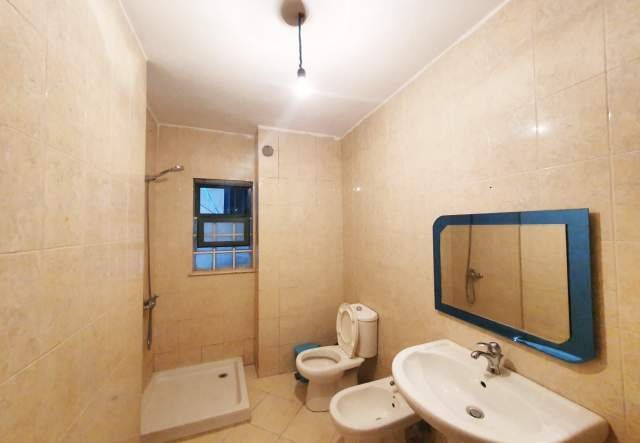 Tirane, jepet me qera apartament 72 m² 30.000 Leke