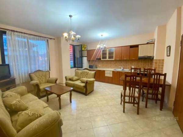 Tirane, jap me qera apartament 1+1 Kati 5, 50 m² 350 Euro (21 dhjetori)