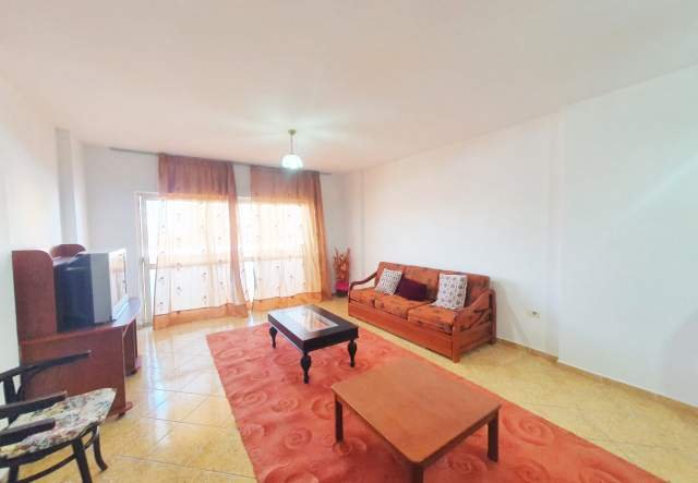 Tirane, jepet me qera apartament 60 m² 300 Euro