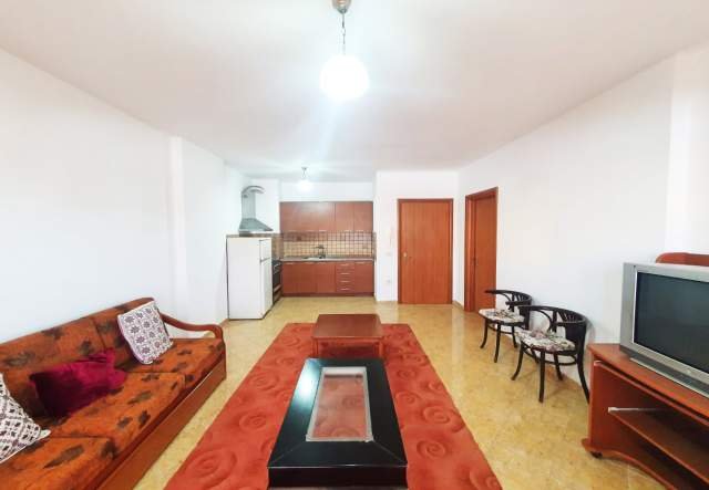 Tirane, jepet me qera apartament 60 m² 300 Euro