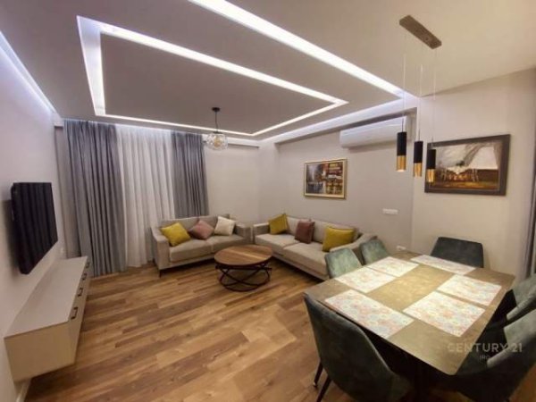 Tirane, jepet me qera apartament 2+1 Kati 8, 112 m² 750 Euro (fusha e aviacionit)