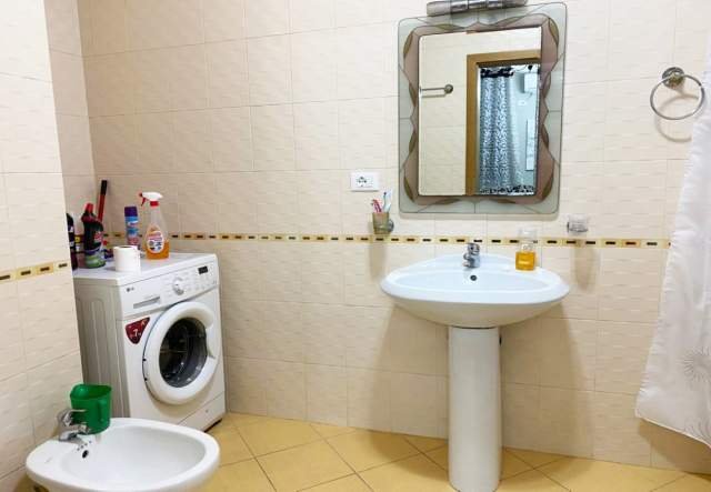 Tirane, jepet me qera apartament 135 m² 500 Euro