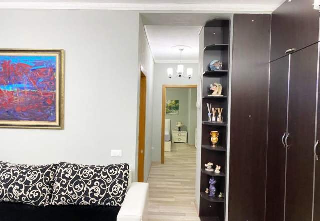 Tirane, jepet me qera apartament 135 m² 500 Euro