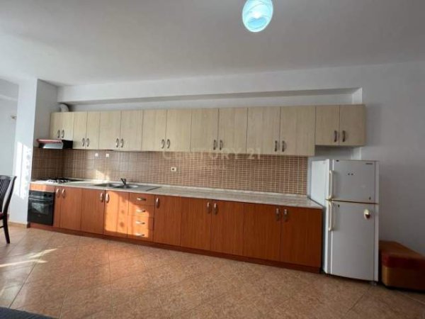 Tirane, jepet me qera apartament 2+1+BLK Kati 3, 94 m² 300 Euro (rruga sadik petrela)