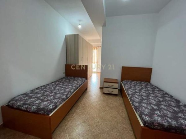 Tirane, jepet me qera apartament 2+1+BLK Kati 3, 94 m² 300 Euro (rruga sadik petrela)