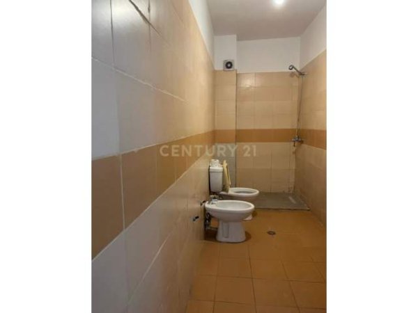 Tirane, jepet me qera apartament 2+1+BLK Kati 3, 94 m² 300 Euro (rruga sadik petrela)