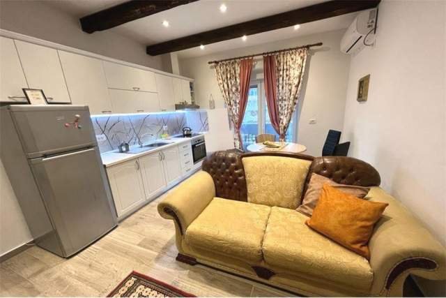 Tirane, jepet me qera apartament 2+1 Kati 3, 56 m² 500 Euro (Rruga 5 Maji)