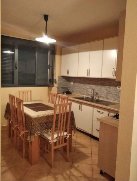 Tirane, jepet me qera apartament 2+1+BLK Kati 9, 90 m² 400 Euro (prokop mima)