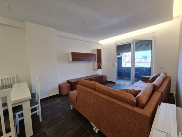 Tirane, jepet me qera apartament 2+1+BLK Kati 3, 117 m² 600 Euro (Ish Parku)