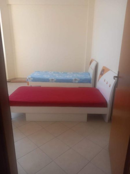 Tirane, jepet me qera apartament 2+1+BLK Kati 2 200