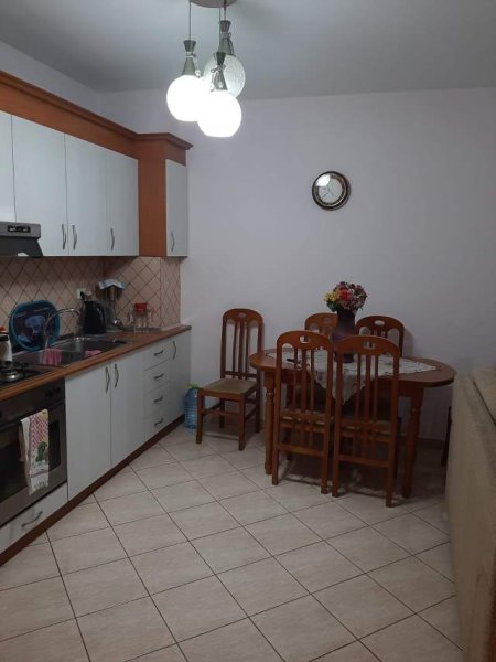 Tirane, jepet me qera apartament 1+1+A+BLK Kati 1, 66 m² 400 Euro (Rruga "Irfan Tomini")